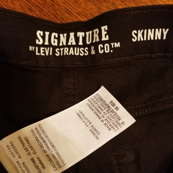 Boys Levi Signature - Picture 3 of 3